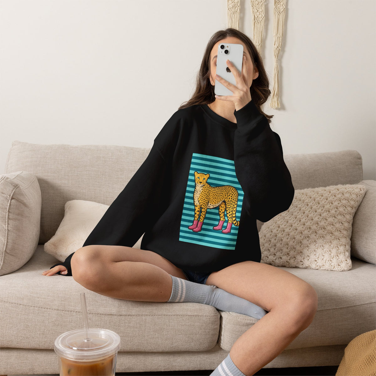 Cheetah in pink boots Unisex Heavy Blend™ Crewneck Sweatshirt