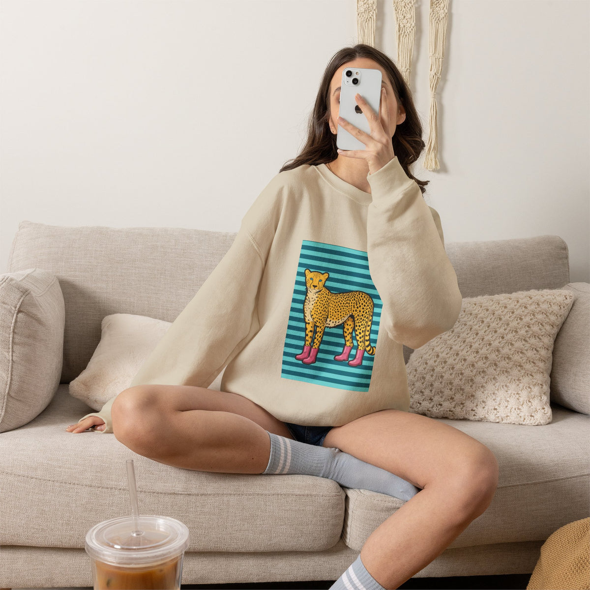 Cheetah in pink boots Unisex Heavy Blend™ Crewneck Sweatshirt