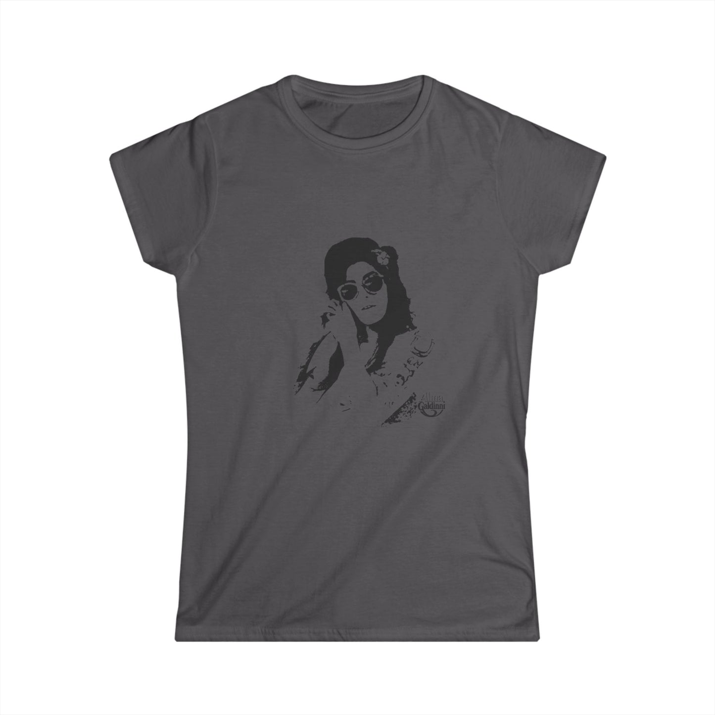 Amy Women's Softstyle Tee - Stylish Graphic Top, Trendy Fashion Shirt, Gift for Music Lovers, Casual Streetwear, Unique [...]