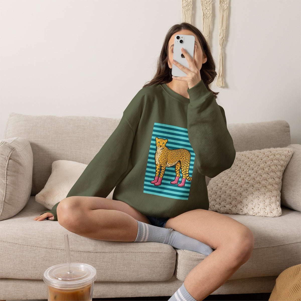 Cheetah in pink boots Unisex Heavy Blend™ Crewneck Sweatshirt